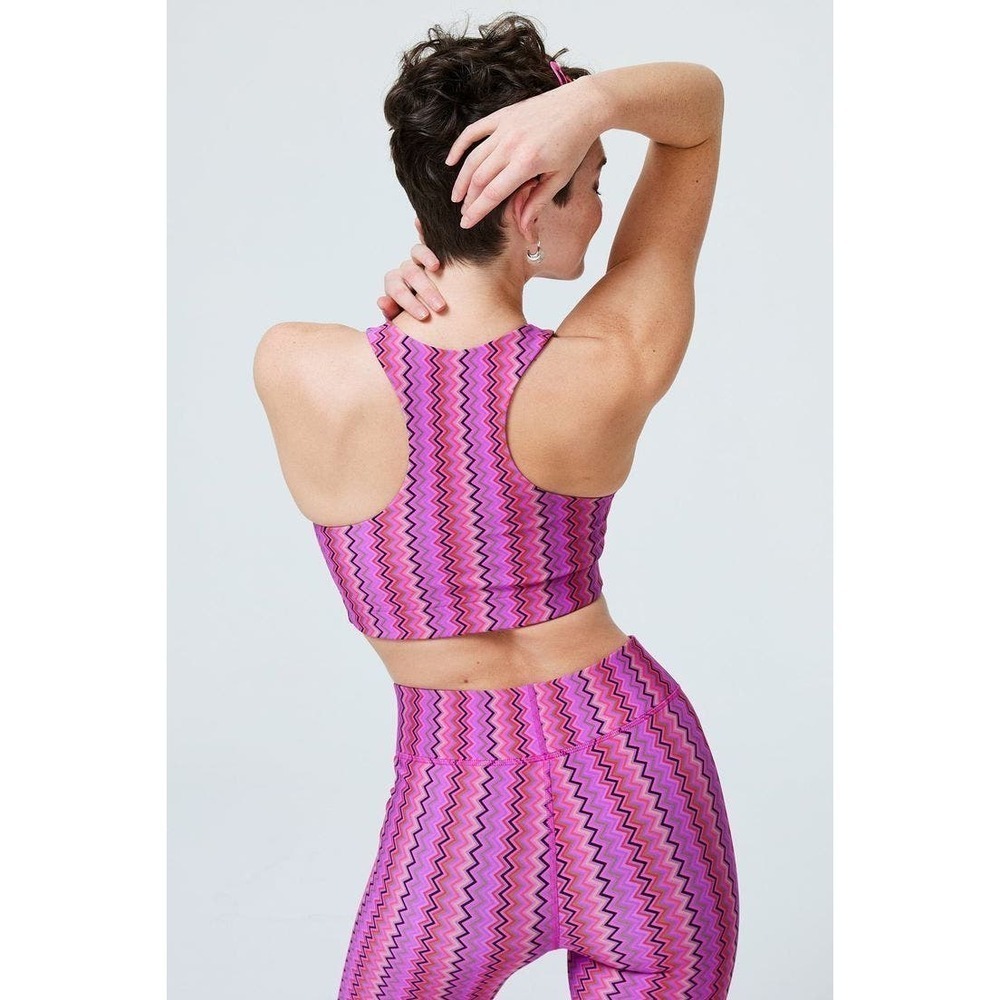 Terez Duo Knit Magenta Zig Zag Sports Bra Racerback Pink Size M NWT - Picture 2 of 12